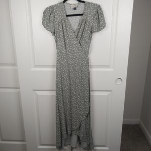 Universal Thread Women's XS Green Floral Flowy Puff Sleeve Summer Wrap Dress